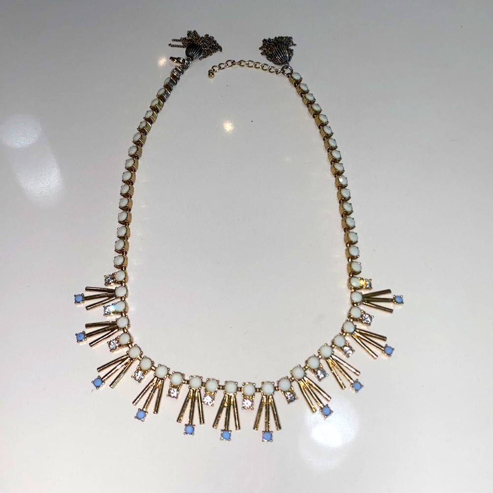 Pretty Statement Necklace in Gold